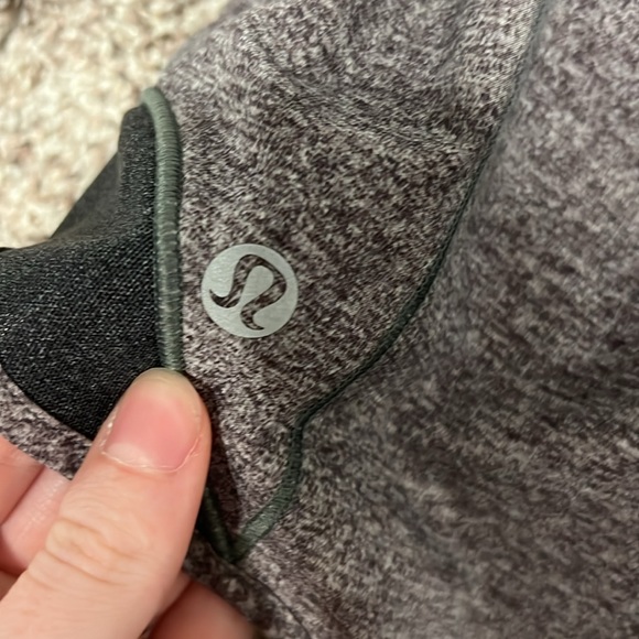 Lululemon shorts - Picture 4 of 5